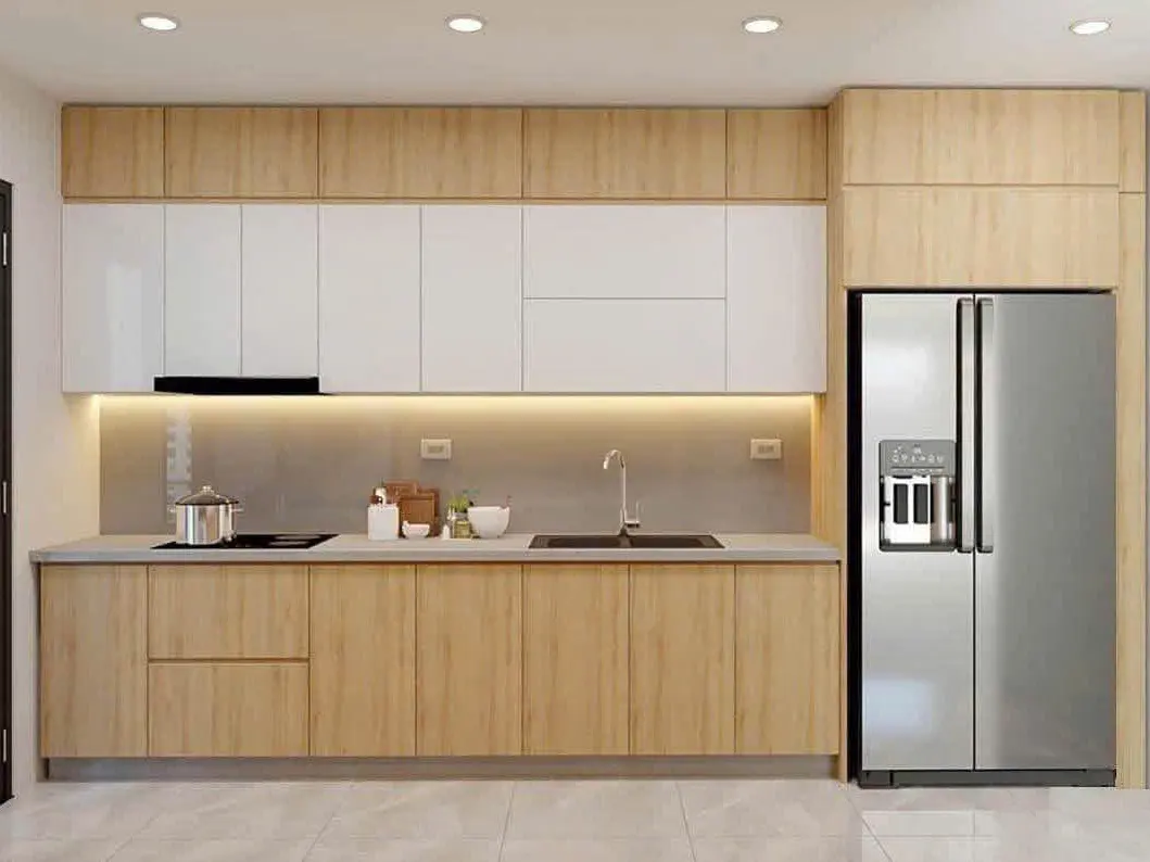 Tủ bếp chữ I vân gỗ sáng, tủ lạnh side-by-side